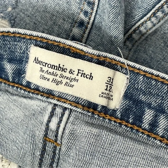 Abercrombie & Fitch Ankle Straight Ultra High Rise Jeans‎ - Picture 4 of 6
